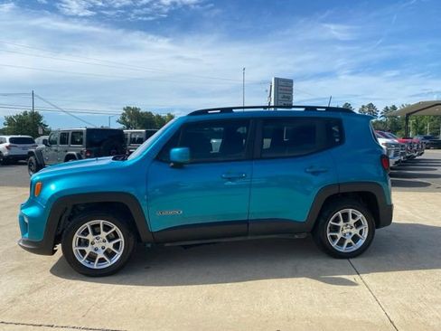 Used 2021 Jeep Renegade Latitude w/ Convenience Group FWD image 2