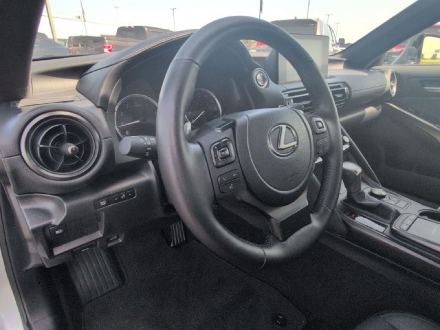 Used 2023 Lexus IS 300 w/ Comfort Package RWD image 11
