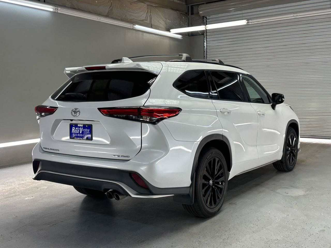 Used 2023 Toyota Highlander XSE AWD/4WD image 7