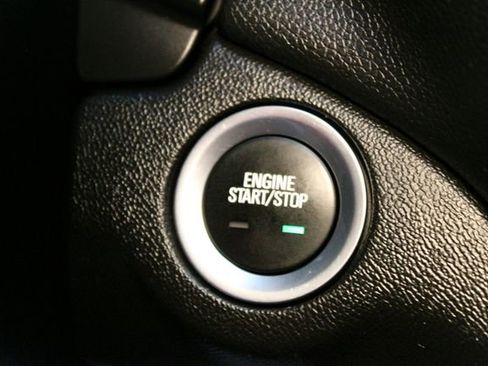 Used 2018 Chevrolet Equinox LT FWD image 25
