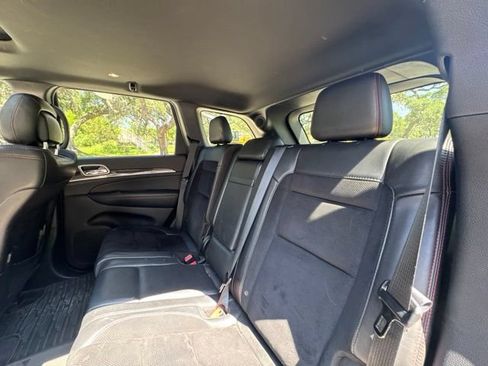 Used 2017 Jeep Grand Cherokee Trailhawk w/ Jeep Active Safety Group AWD/4WD image 12