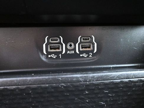 Used 2020 RAM 1500 Laramie AWD/4WD image 14