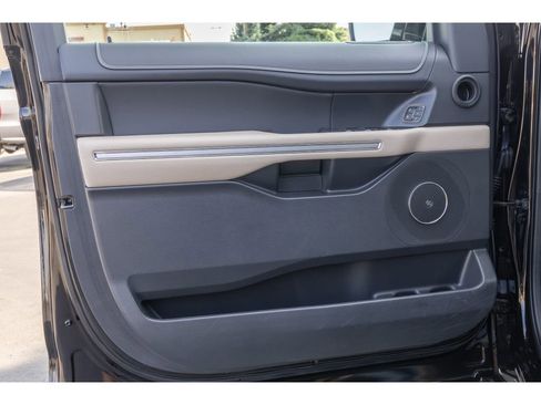 Used 2024 Ford Expedition Limited image 20