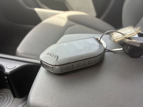 Used 2025 Kia K4 LXS image 21