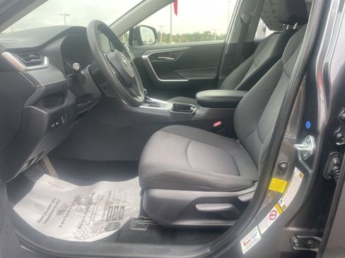 Used 2019 Toyota RAV4 XLE image 11