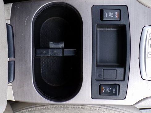 Used 2011 Subaru Outback 3.6R Premium image 27