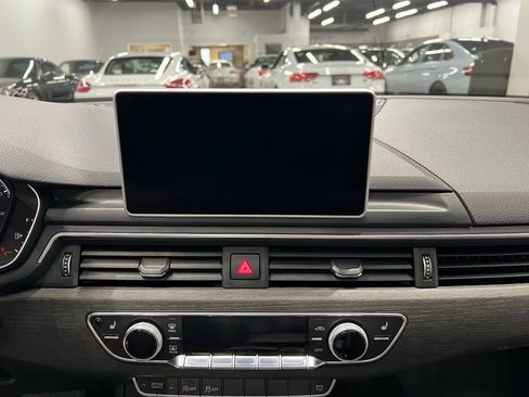 Used 2018 Audi A5 2.0T Premium image 32