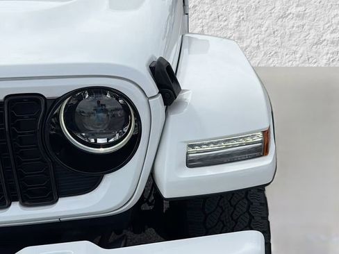 Used 2024 Jeep Wrangler High Altitude image 9