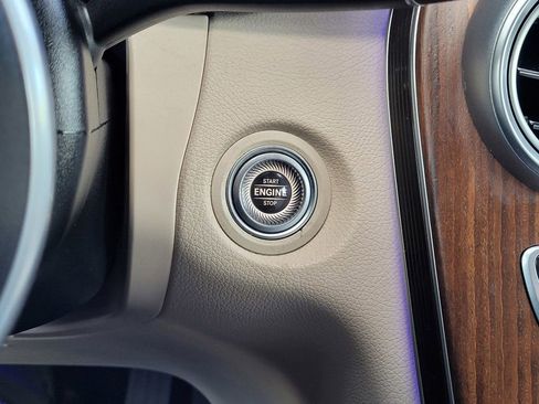 Used 2022 Mercedes-Benz GLC 300 w/ Multimedia Package Lite image 27