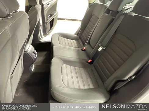 Used 2019 Ford Fusion SE image 27