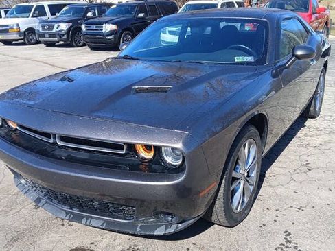 Used 2021 Dodge Challenger SXT image 2