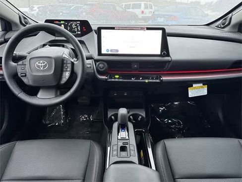 Used 2025 Toyota Prius Plug-In Hybrid image 18