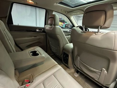 Used 2013 Jeep Grand Cherokee Laredo image 30