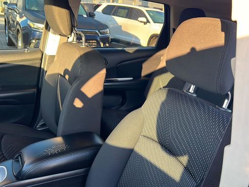 Used 2018 Dodge Journey SE w/ Blacktop Package image 29