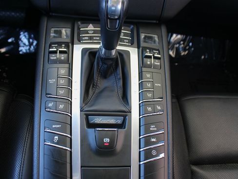 Used 2017 Porsche Macan S AWD/4WD image 35