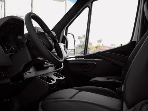 New 2025 Mercedes-Benz Sprinter 2500 image 13