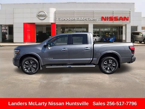 Used 2023 Nissan Titan Platinum Reserve w/ Moonroof Package AWD/4WD image 8
