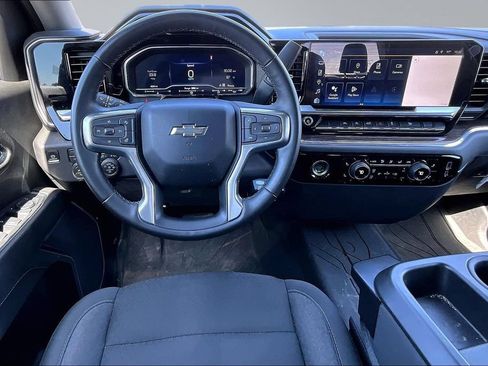 Used 2023 Chevrolet Silverado 1500 RST AWD/4WD image 5