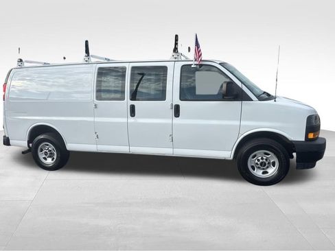 Used 2021 GMC Savana 2500 Extended w/ Driver Convenience Package image 10