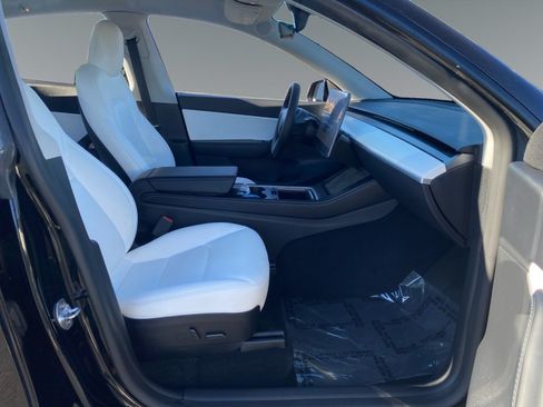 Used 2022 Tesla Model Y Performance AWD/4WD image 15