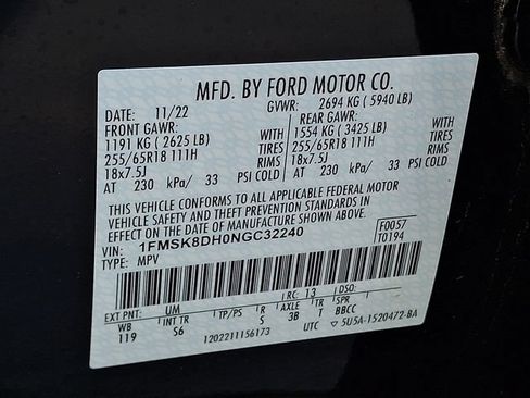 Used 2022 Ford Explorer XLT w/ Equipment Group 202A AWD/4WD image 29