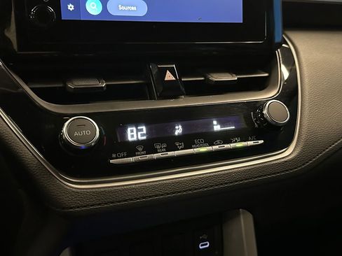 Used 2024 Toyota Corolla Cross SE image 15