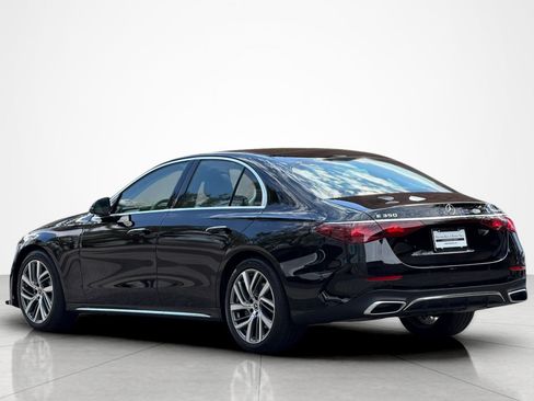 Used 2026 Mercedes-Benz E 350 4MATIC Sedan image 3