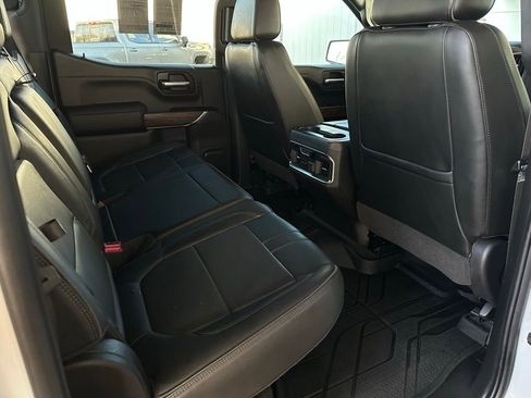 Used 2019 Chevrolet Silverado 1500 High Country w/ Technology Package image 18