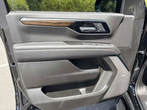 New 2026 Chevrolet Suburban High Country w/ Sun And Tow Package AWD/4WD image 18