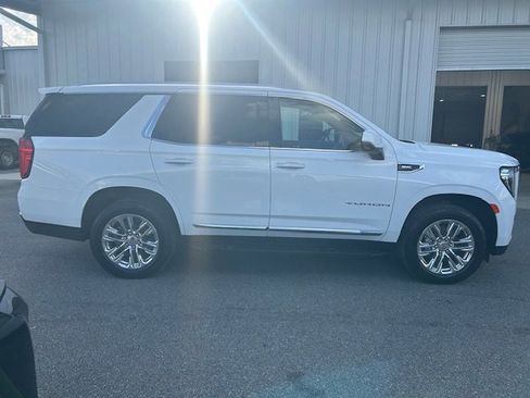 Used 2022 GMC Yukon SLT w/ SLT Premium Package image 6