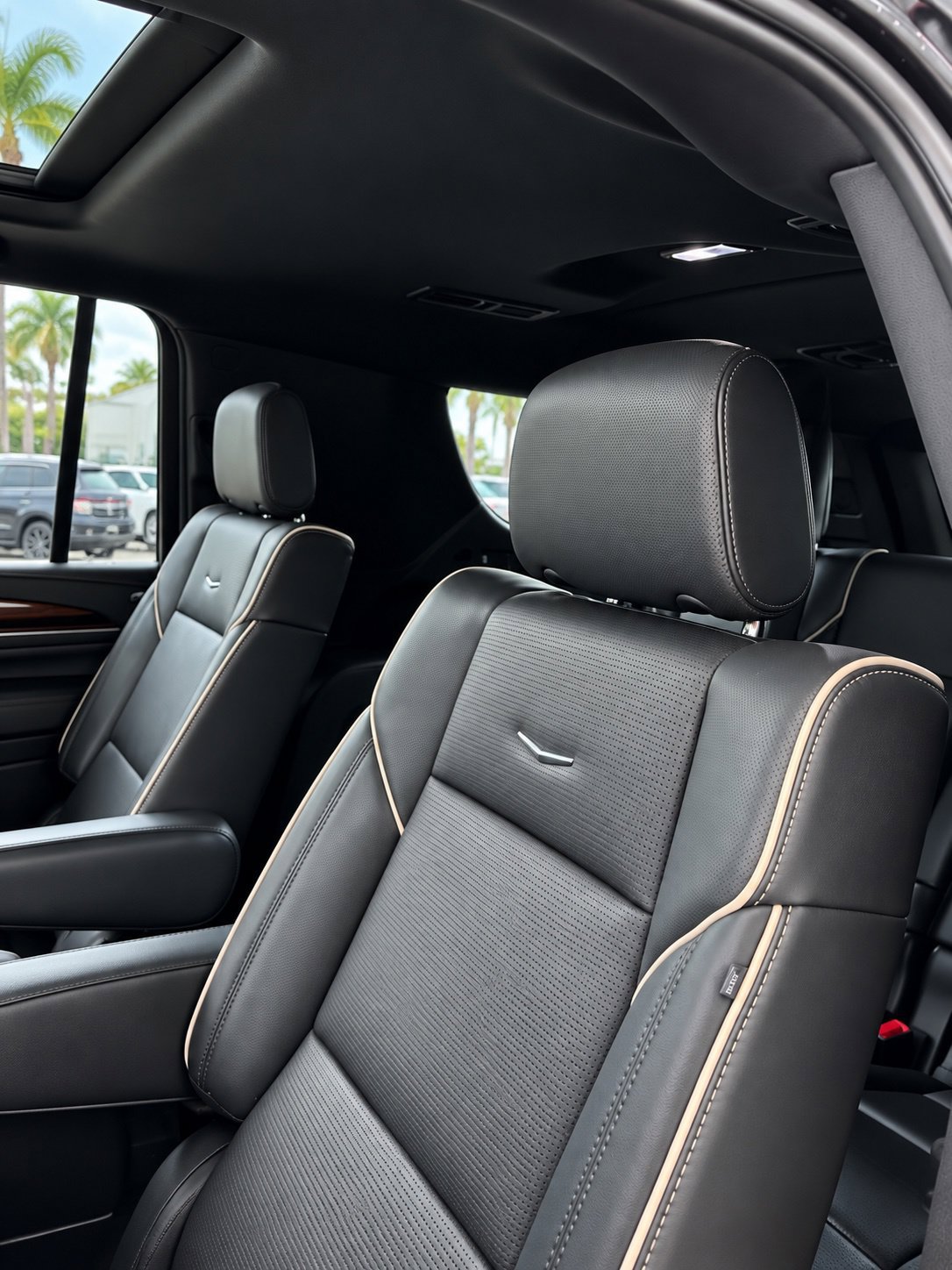 Certified 2023 Cadillac Escalade Premium Luxury RWD image 12