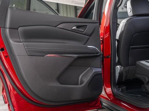 New 2026 Chevrolet Traverse LT w/ Driver Confidence Package image 38