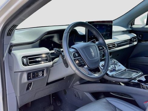 Used 2022 Lincoln Nautilus Reserve FWD image 9