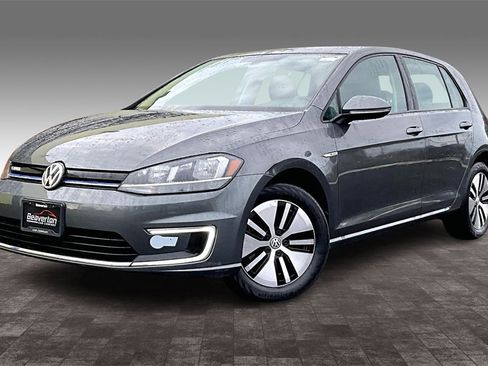Used 2018 Volkswagen e-Golf SE w/ DC Fast Charging Package image 2