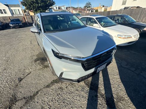 Certified 2024 Honda CR-V EX-L image 2