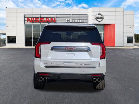 Used 2024 GMC Yukon Denali w/ Denali Reserve Package image 4