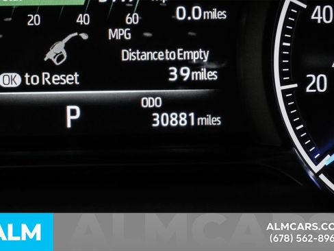 Used 2022 Toyota Venza XLE image 55