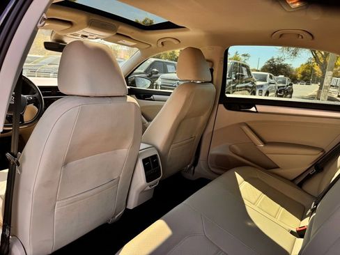 Used 2020 Volkswagen Passat 2.0T SE w/ Sunroof Package image 11