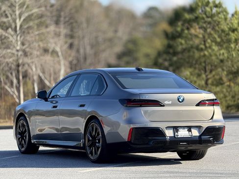 Used 2024 BMW i7 eDrive50 w/ M Sport Package image 9