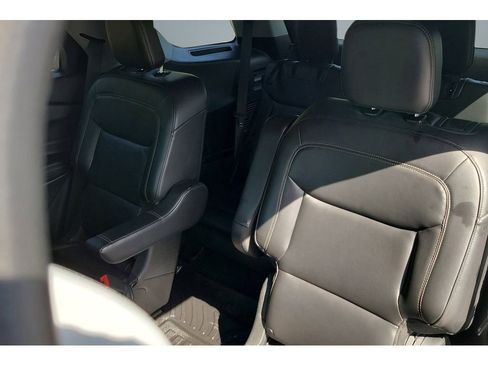 Used 2022 Ford Explorer XLT w/ Equipment Group 202A RWD image 16