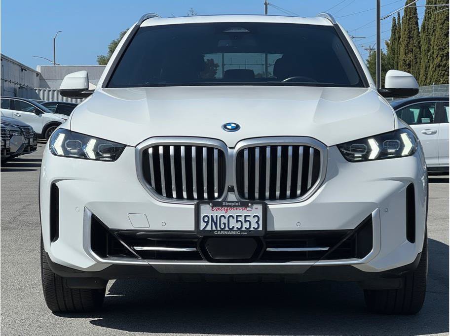 Used 2025 BMW X5 xDrive50e AWD/4WD image 2