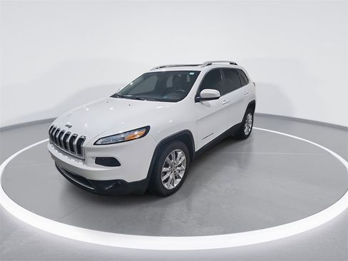 Used 2017 Jeep Cherokee Limited w/ Luxury Group image 4