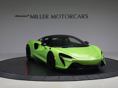 Used 2023 McLaren Artura image 11