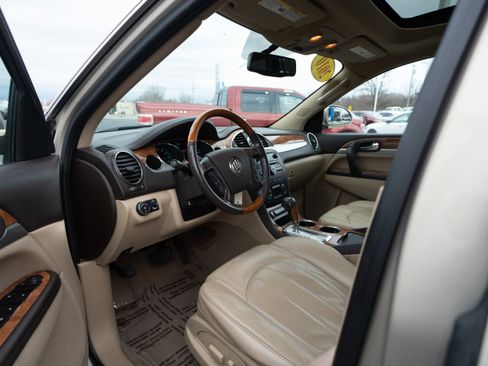 Used 2010 Buick Enclave CXL image 8