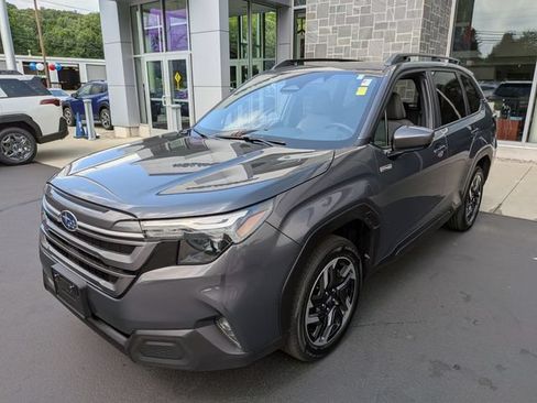 Used 2025 Subaru Forester Premium AWD/4WD image 7