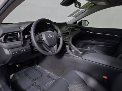 Used 2024 Toyota Camry SE FWD image 30