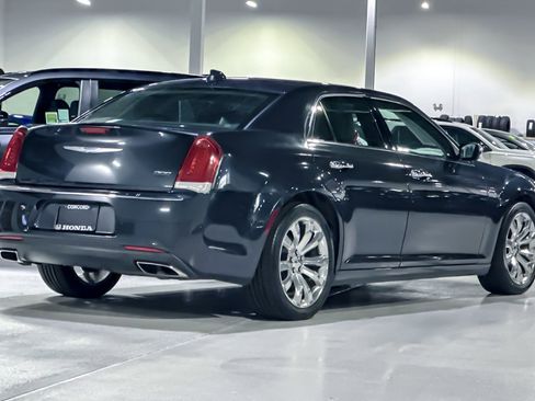 Used 2018 Chrysler 300 Limited w/ Safetytec Plus Group RWD image 8