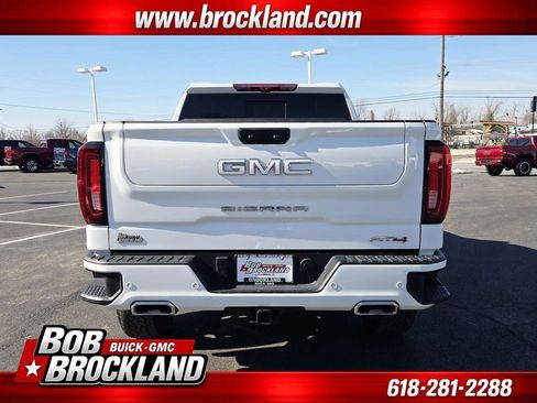 Used 2025 GMC Sierra 1500 AT4 w/ AT4 Premium Package AWD/4WD image 4