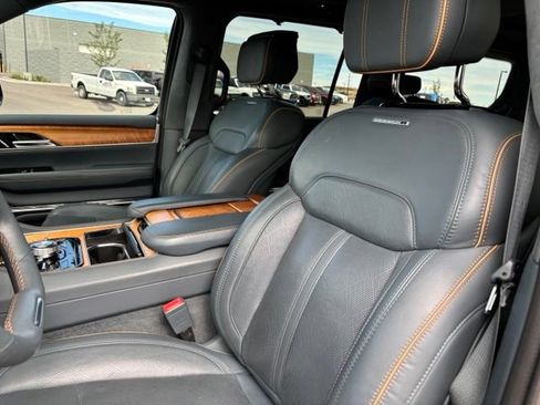 Certified 2022 Jeep Grand Wagoneer Series II AWD/4WD image 14