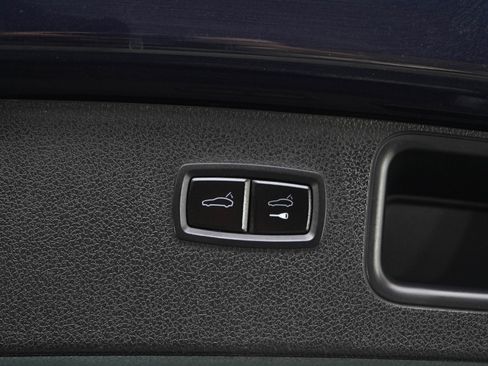 Used 2023 Porsche Macan S AWD/4WD image 17